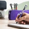 ambientata penna a sfera Geolier con topper