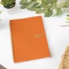 ambientata-quaderno-a5-con-spirale-live-green-orange