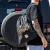 indossato-sacca-coulisse-black-rubber-geolier